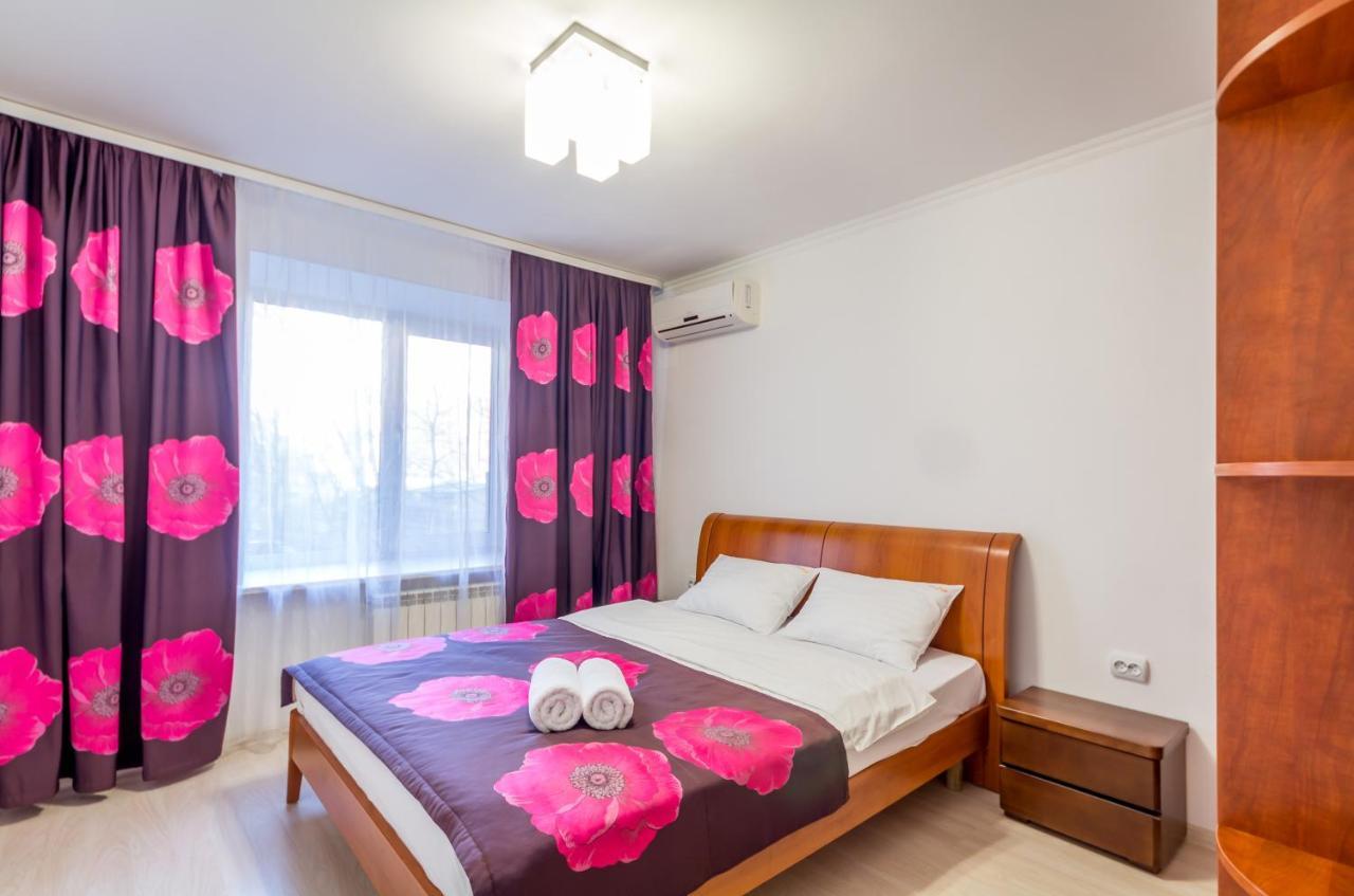 Apartments Near Parus Business Centre Kyiv Exterior photo